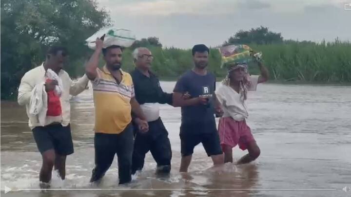 पालकमंत्री जयकुमार गोरे यांनी एअरलिफ्ट रेस्क्यू ऑपरेशनसाठी प्रयत्न केल्याने येथील ग्रामस्थांना हेलिकॉप्टरने रेस्क्यू करण्याचे काम सुरू झाले होते.