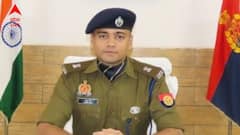 চারবার সিভিল সার্ভিসে সফল ! তাও আবার পরপর বছরে, নেননি কোনও কোচিং, জানুন অমৃত জৈনের সাফল্যের গল্প