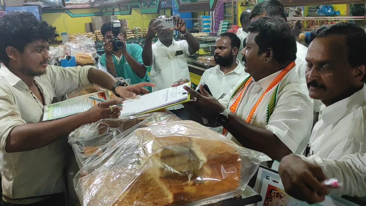 விஜய்க்கு சுதந்திரம் கொடுங்கள்! திமுக அரசை வலியுறுத்திய செல்வப்பெருந்தகை: பரபரப்பு பேச்சு!