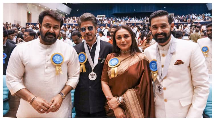 Mohanlal, Shah Rukh Khan, Rani Mukerji, Vikrant Massey Conferred National Awards. See Pics Mohanlal, Shah Rukh Khan, Rani Mukerji, Vikrant Massey Conferred National Awards. See Pics