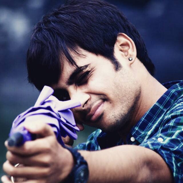 Director Sujeeth Story: రైలు పట్టాల మీద షూట్ చేస్తూ.. ప్రాణాలమీదకు  తెచ్చుకున్నాడు… షారూఖ్‌ఖాన్  వచ్చి 11 హగ్గులిచ్చాడు-  The Real OG Sujeeth స్టోరీ ఇది..!