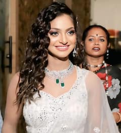 महाकुंभ गर्ल मोनालिसा व्हाइट लहंगे में दिखीं 'अप्सरा', तस्वीरें देख कहेंगे- 'हसीन'