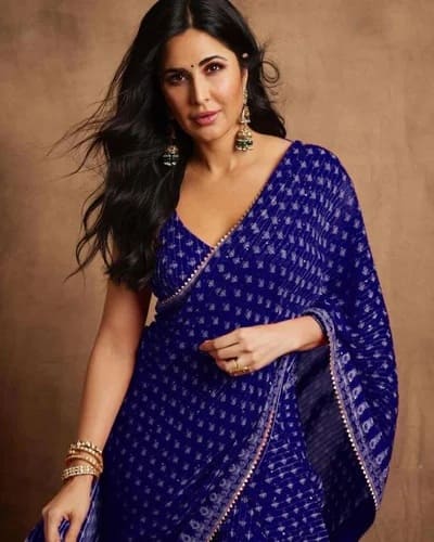 If you are looking for a light saree for Navratri worship. So this saree of Katrina Kaif is also perfect. Which will also give you a stylish look.
