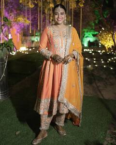 स्वरा भास्कर की 10 तस्वीरें, हर लुक में लगती हैं गॉर्जियस