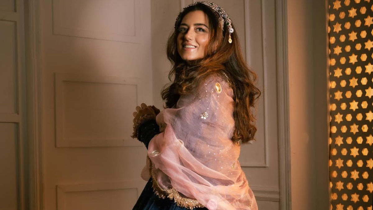 8 Stunning Ethnic Looks Of Ridhi Dogra Perfect For Navratri 2025