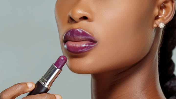 Deep Berry and Plum Shades: Rich berry shades and dark plums provide an elegant finish, great for evening parties. They look sophisticated and look stunning with subtle eyes and radiant skin. (Image Source: Canva)