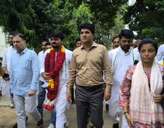 80 દિવસના જેલવાસ બાદ ચૈતર વસાવા મુક્ત, ઈસુદાન સહિત સમર્થકોએ ઢોલ નગારા સાથે સ્વાગત કર્યું 