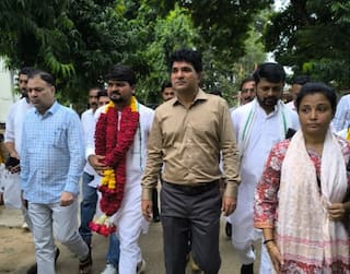 80 દિવસના જેલવાસ બાદ ચૈતર વસાવા મુક્ત, ઈસુદાન સહિત સમર્થકોએ ઢોલ નગારા સાથે સ્વાગત કર્યું 