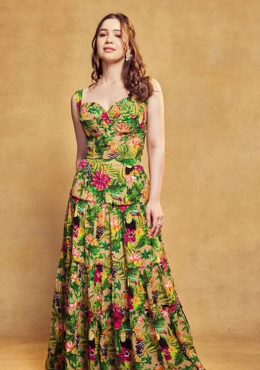 वह यूके के एसोसिएशन फॉर न्यूट्रिशन में एक रजिस्टर्ड न्यूट्रिशिएनिस्ट हैं. उनका कहना है कि वह एक फंक्शनल न्यूट्रिशियन कोच बनने की दिशा में काम कर रही हैं.