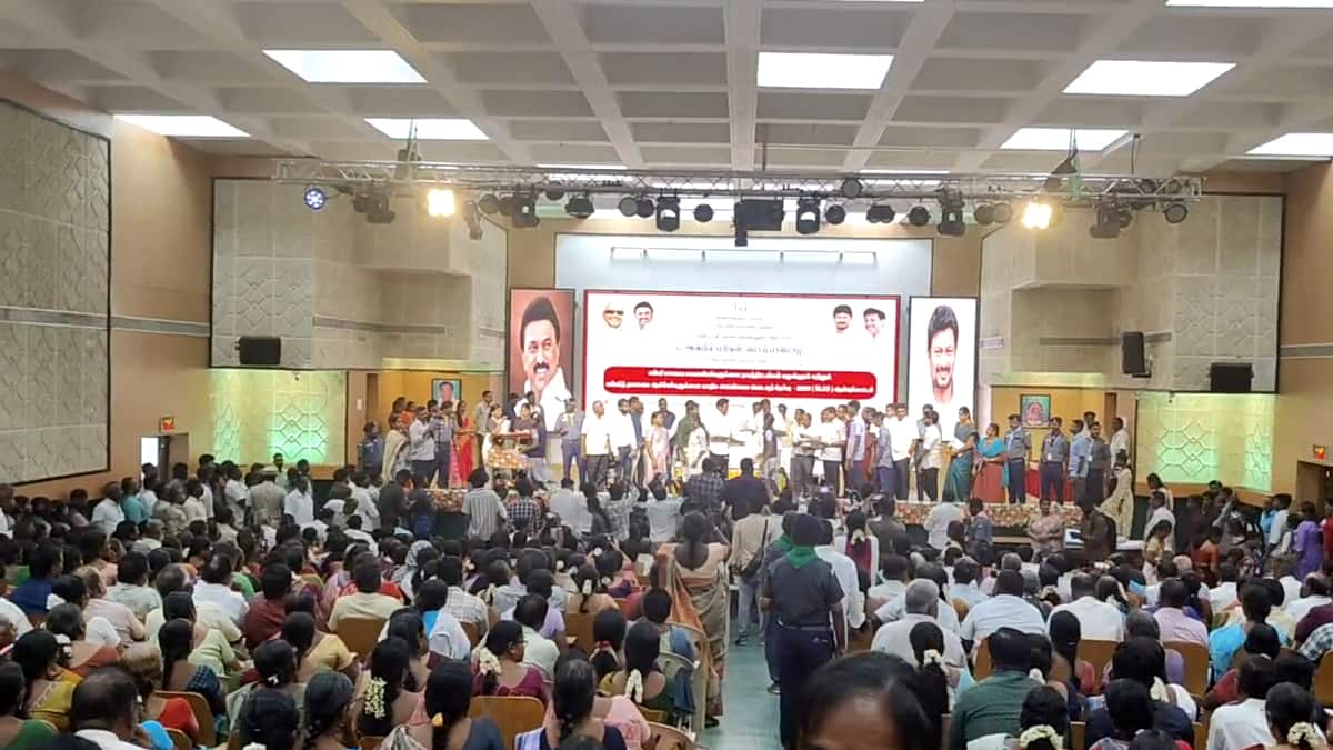 அமைச்சர் அன்பில் மகேஷ்: மும்மொழி கொள்கை சர்ச்சை! மாணவர் நலனில் உறுதியான முடிவு எடுப்போம்!