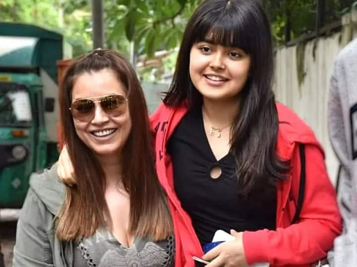 Ariana is often spotted with her mother Mahima Chaudhary. In different events, she is seen posing with her mother.