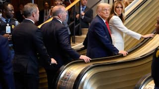 UN Escalator Stops As Trump, Melania Get On; White House Urges Probe: WATCH