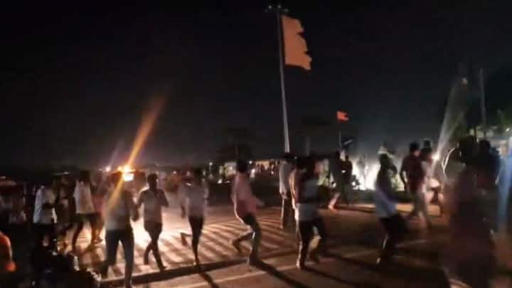 याप्रकरणी मिळालेल्या आधिक माहितीनुसार, चारित्र्याच्या संशयावरून प्रियकराने प्रेयसीची हत्या करून स्वतःलाही भोसकून आत्महत्या माहिती पोलिस तपासातून पुढे आली आहे. या घटनेत दोघांचाही घटनास्थळी मृत्यू झाला. ही घटना मंगळवारी रात्री ८ वाजताच्या सुमारास उजेडात आली.