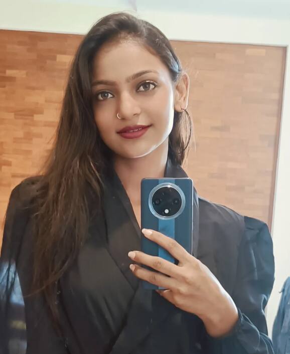 वह अपनी मेहनत और टैलेंट से आगे बढ़ाने की कोशिश कर रहे हैं. उनकी उनकी कहानी यह दर्शाती है कि सोशल मीडिया के जरिए किसी की भी किस्मत बदली जा सकती है.