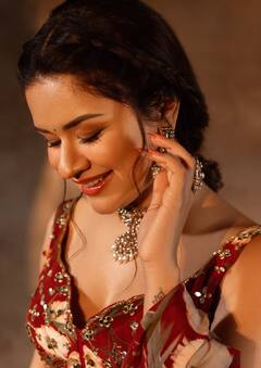 गरबा नाइट के लिए परफेक्ट हैं अवनीत कौर के ये लुक, 10 तस्वीरों से ले टिप्स