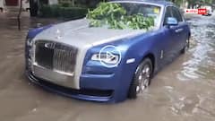 Video: 10 करोड़ की रोल्स-रॉयस का बुरा हाल, बारिश के बाद सड़क में डूबी, कोलकाता का वीडियो वायरल