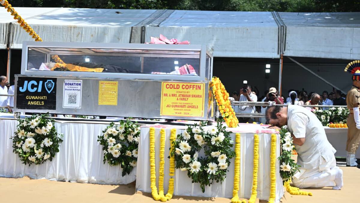 Assam Mourns Cultural Icon Zubeen Garg, CM Himanta Biswa Sarma Pays Emotional Tribute