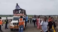 सोलापूर-पुणे महामार्ग बंद, केवळ पायी पूल ओलांडण्याची परवानगी; प्रवासी ताटकळले, चालत निघाले