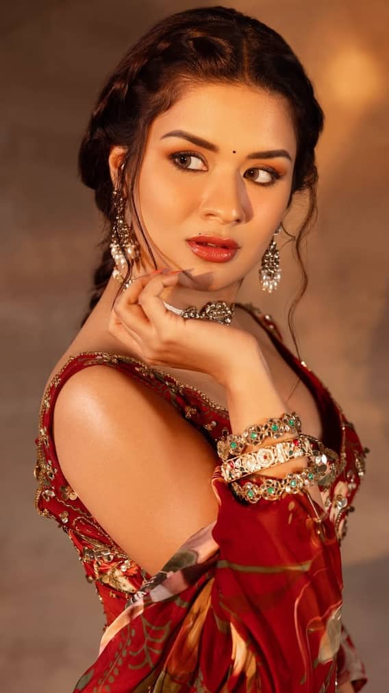 Avneet Kaur’s Latest Photoshoot: Regal In Maroon Embroidered Couture