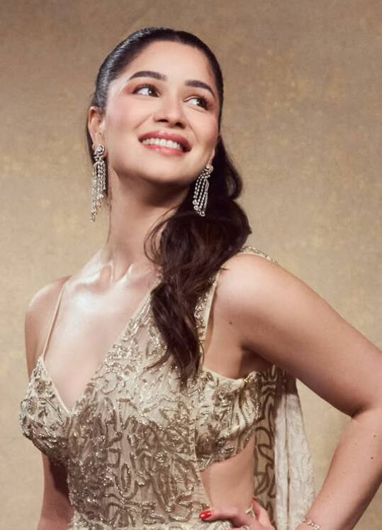 सारा के फैशन सेंस को उनके फैंस बेहद पसंद करते हैं. वे सोशल मीडिया पर भी काफी पॉपुलर हैं और उनके इंस्टाग्राम पर 8.7 मीलियन फॉलोअर्स हैं.