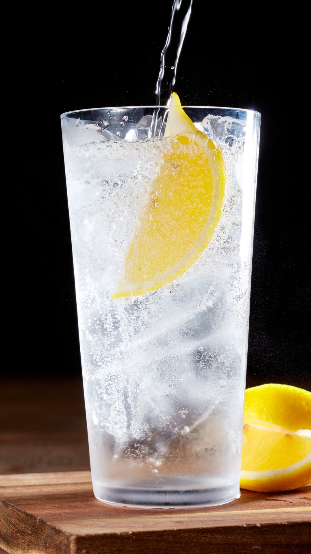 Lemon Water Benefits: 8 Amazing Reasons To Drink It Every Day Lemon Water Benefits: 8 Amazing Reasons To Drink It Every Day