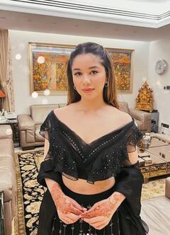 हर लुक में कहर बरपाती हैं सारा तेंदुलकर, खूबसूरती के आगे बॉलीवुड हसीनाएं भी हैं फेल, तस्वीरों पर मर मिटेंगे