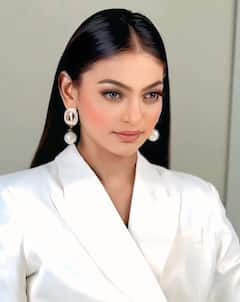 महाकुंभ में माला बेचने वाली मोनालिसा के बदले तेवर, इन 10 तस्वीरों में देखें हद से ज्यादा खूबसूरत लुक