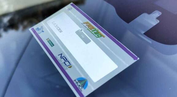 ਫਾਸਟੈਗ ਪ੍ਰਣਾਲੀ ਦੀ ਇੱਕ ਹੋਰ ਕਮਜ਼ੋਰੀ ਇਹ ਹੈ ਕਿ ਜੇਕਰ ਕੋਈ ਵਾਹਨ ਮਾਲਕ ਨਵਾਂ ਫਾਸਟੈਗ (ਡੁਪਲੀਕੇਟ) ਪ੍ਰਾਪਤ ਕਰਦਾ ਹੈ, ਤਾਂ ਵੀ ਪੁਰਾਣੇ ਫਾਸਟੈਗ ਵਿੱਚ ਜਮ੍ਹਾ ਬਕਾਇਆ ਟ੍ਰਾਂਸਫਰ ਨਹੀਂ ਹੁੰਦਾ। ਇਸਦਾ ਮਤਲਬ ਹੈ ਕਿ ਜਦੋਂ ਇੱਕ ਨਵਾਂ ਫਾਸਟੈਗ ਜਾਰੀ ਕੀਤਾ ਜਾਂਦਾ ਹੈ, ਤਾਂ ਪਹਿਲਾਂ ਤੋਂ ਜਮ੍ਹਾ ਸਾਲਾਨਾ ਪਾਸ ਰਕਮ ਟ੍ਰਾਂਸਫਰ ਨਹੀਂ ਕੀਤੀ ਜਾ ਸਕਦੀ।