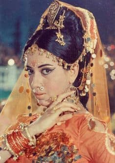 बबीता की रणधीर कपूर से इस शर्त पर शादी हुई थी कि शादी के बाद वो फिल्मों में काम नहीं करेंगी. एक्ट्रेस इसके लिए राजी भी हो गईं.