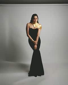 Sharvari Wagh Photo: બ્લેક બોડીકોન ગાઉનમાં શર્વરીએ આપ્યા બોલ્ડ પોઝ, જુઓ તસવીરો