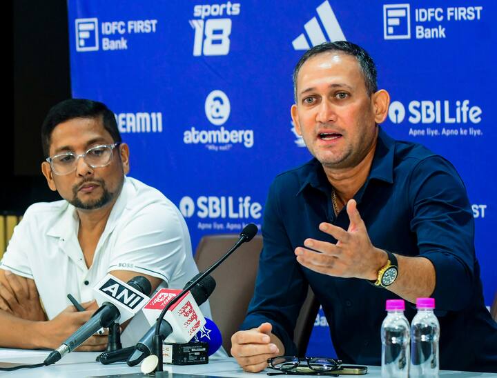 এই সিরিজ়ের দল বাছাই সম্পর্কে প্রধান জাতীয় নির্বাচক অজিত আগরকর বলেন,   'আমরা সবসময় সেরা ১৫ জনকে বেছে নেওয়ার চেষ্টা করি। অনেক সময়ই এই পদ্ধতিতে আমাদের কড়া সিদ্ধান্ত নিতে হয়। ভবিষ্যতের দিকে অবশ্যই আমাদের এক নজর রয়েছে, তবে আমরা সিরিজ় অনুযায়ী এগোতে চাই। বেশিরভাগ খেলোয়াড়রা জায়গাই নিশ্চিত। এক, দুইটি স্পটই বাকি ছিল। আমরা ভাল দল বেছেছি বলে আমরা আত্মবিশ্বাসী।'