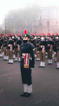 आर्मीत नोकरीसाठी मुलींची उंची किती असायला हवी?