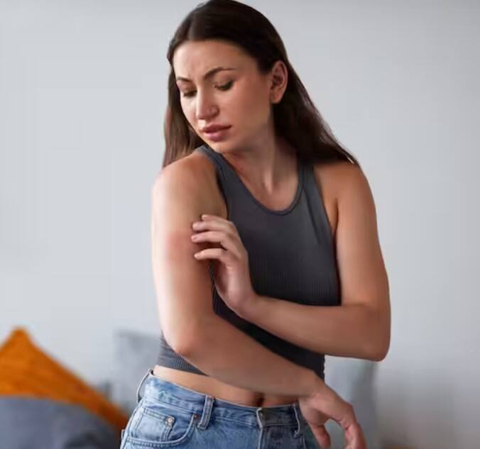 ਜੇ ਇਹ ਸਾਰੇ ਲੱਛਣ ਇਕੱਠੇ ਮਹਿਸੂਸ ਹੋਣ, ਤਾਂ ਤੁਰੰਤ ਡਾਕਟਰੀ ਜਾਂਚ ਕਰਵਾਉਣਾ ਬਹੁਤ ਜ਼ਰੂਰੀ ਹੈ। ਸਮੇਂ 'ਤੇ ਪੜਤਾਲ ਨਾ ਹੋਣ ਨਾਲ ਬਿਮਾਰੀ ਗੰਭੀਰ ਰੂਪ ਧਾਰ ਸਕਦੀ ਹੈ।