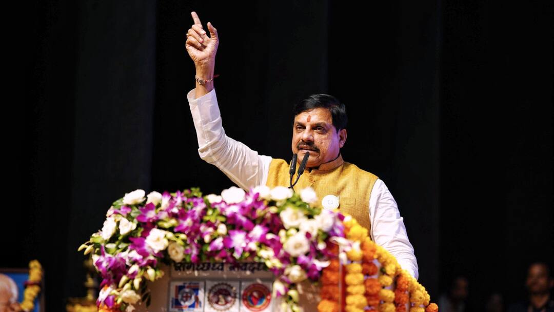 मध्य प्रदेश के CM मोहन यादव का स्वदेशी मंत्र, निकाली तिरंगा रैली MP CM Mohan yadav Launches Swadeshi Jagran Week Promotes Self Reliance Local Businesses मध्य प्रदेश के CM मोहन यादव का स्वदेशी मंत्र, निकाली तिरंगा रैली