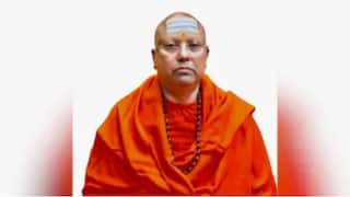 17 विद्यार्थिनींचा लैंगिक छळ, अश्लील मेसेज, खोलीत बोलवून जबरदस्तीने स्पर्श! महिला प्राध्यापक, कर्मचाऱ्यांकडूनही 'मागण्या' पूर्ण करण्यासाठी पीडितांवर दबाव; चैतन्यानंद सरस्वती फरार