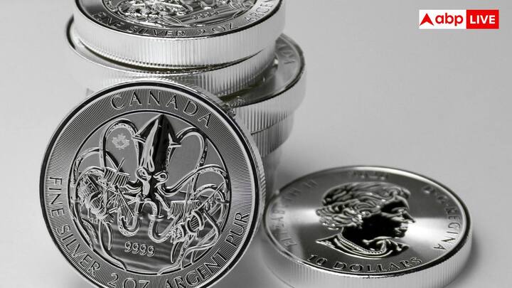 अगर आपके पास चांदी की खरीद रसीद नहीं है तो इनकम टैक्स विभाग आपसे इसे कैसे खरीदा गया इस बारे में पूछताछ कर सकता है. अगर प्रमाण नहीं दिया जाता तो टैक्स और जुर्माना लग सकता है.