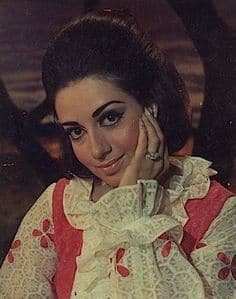 बबीता ने रणधीर कपूर संग 1971 में शादी की. शादी के तीन साल बाद एक्ट्रेस ने बेटी करिश्मा कपूर का स्वागत किया.