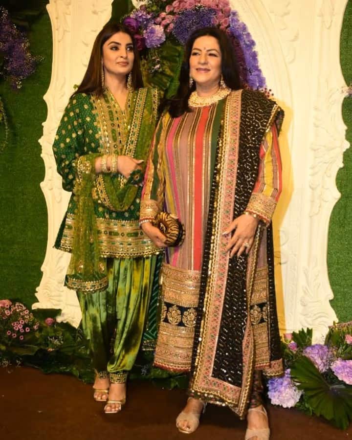 रितिका सोशल मीडिया से दूर रही हैं. वो अपने परिवार और भाई रणवीर सिंह, भाभी दीपिका पादुकोण के संग काफी शानदार बॉन्ड शेयर करती हैं.