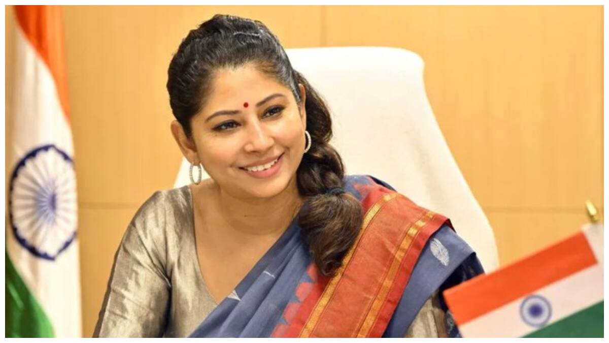 Smita Sabharwal : కాళేశ్వరం కేసులో స్మితా సభర్వాల్‌కు హైకోర్టులో ఊరట- ‘ఘోష్ కమిషన్ నివేదిక ఆధారంగా చర్యలు వద్దని ఆదేశం