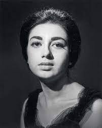 रिपोर्ट के अनुसार बबीता के लिए ये बेहद मुश्किल दौर था. क्योंकि जब वो मदरहुड को एंजॉय कर रही थीं, तभी उनके पति रणधीर शराब की लत में चले गए थे.