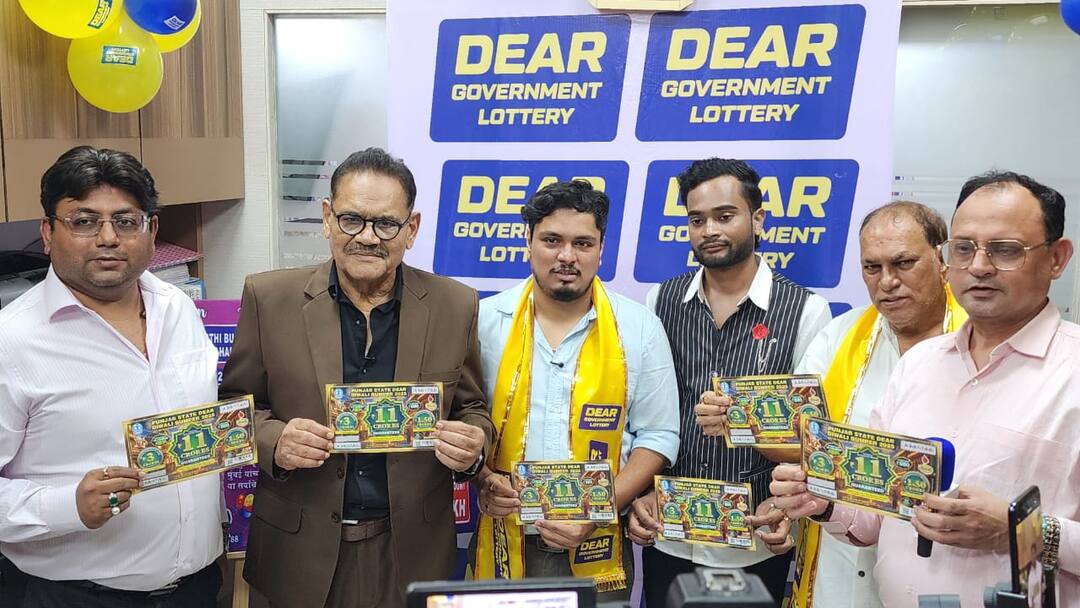 Mushtaq Khan Honours Stockist And Seller Of Dear Government Lottery Mushtaq Khan Honours Stockist And Seller Of Dear Government Lottery Mushtaq Khan Honours Stockist And Seller Of Dear Government Lottery