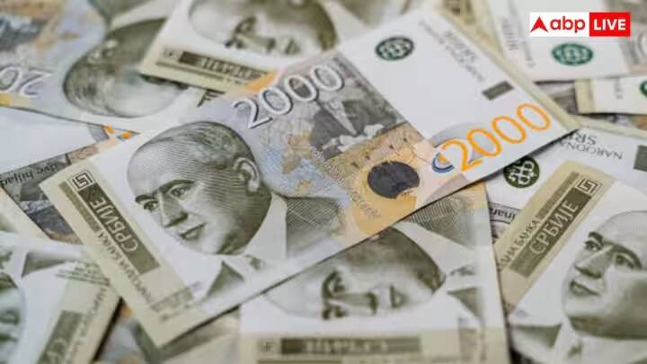 સર્બિયન દિનાર ૧૨૧૪ માં સ્ટીફન I ના શાસન દરમિયાન રજૂ કરવામાં આવ્યો હતો. તે રોમન દિનારથી પ્રેરિત હતો અને ચાંદીમાં જાહેર કરવામાં આવતો હતો. સર્બિયામાં અસંખ્ય ચાંદીની ખાણો છે, જે તેને એક મુખ્ય વેપાર ચલણ બનાવે છે.