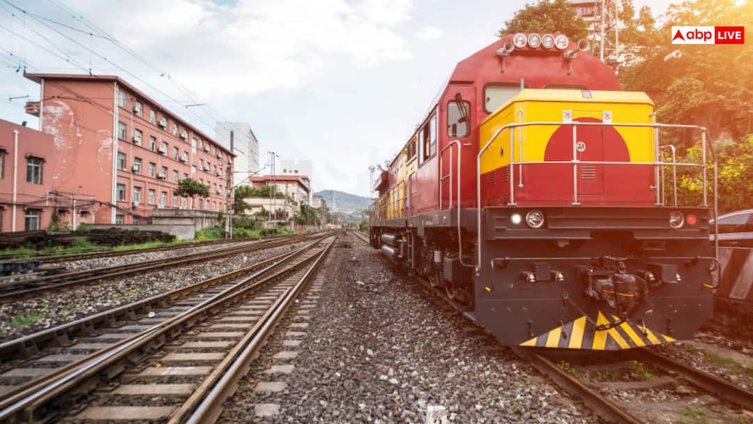 रेलवे कर्मचारियों को बोनस देने का ऐलान, लेकिन रेलवे सुरक्षा बल को नहीं मिलेगा इसका फायदा! जानें क्यों? Railway Employees to Get Productivity Linked Bonus But Railway Security Forces Excluded Know रेलवे कर्मचारियों को बोनस देने का ऐलान, लेकिन रेलवे सुरक्षा बल को नहीं मिलेगा इसका फायदा! जानें क्यों?
