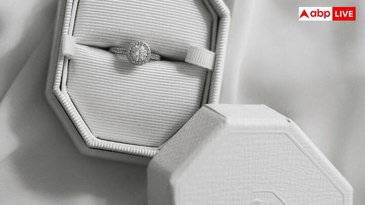 हालांकि सीमा नहीं है लेकिन अगर आपके पास ज्यादा मात्रा में चांदी है तो इनकम टैक्स विभाग इसके स्रोत के बारे में पूछ सकता है. इसमें आपका वेतन, व्यवसाय आय, संपत्ति विरासत आदि के बारे में जानकारी ली जाएगी.