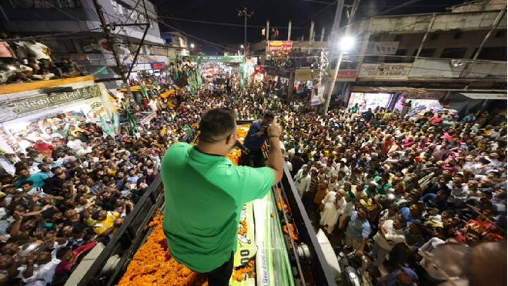 यह वीडियो धर्म कुमार मंडल नाम के यूजर ने सोशल मीडिया पर शेयर किया और लिखा, 'तेजस्वी यादव जी आपके साथ ऐसा किसने किया जो घोड़े पर से गिर पड़े.' इसी तरह के कमेंट के साथ और भी कई यूजर्स ने सोशल मीडिया पर यह वीडियो शेयर किया है.