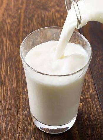 દૂધ સાથે ભૂલથી પણ ન ખાશો આ 5 ચીજ