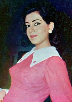 बबीता कपूर की 10 तस्वीरें, जवानी के दिनों में लगती थीं एकदम फूलझड़ी, यकीन ना हो तो देखें ये फोटोज