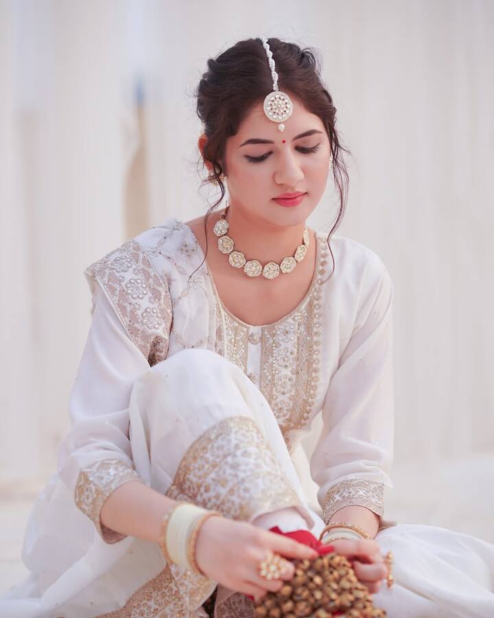 बता दें हर्षाली अब फिल्मों में एंट्री करने वाली हैं. वो साउथ की फिल्म ने वापसी कर रही हैं. वो अपनी इस फिल्म के लिए बहुत एक्साइटेड हैं.