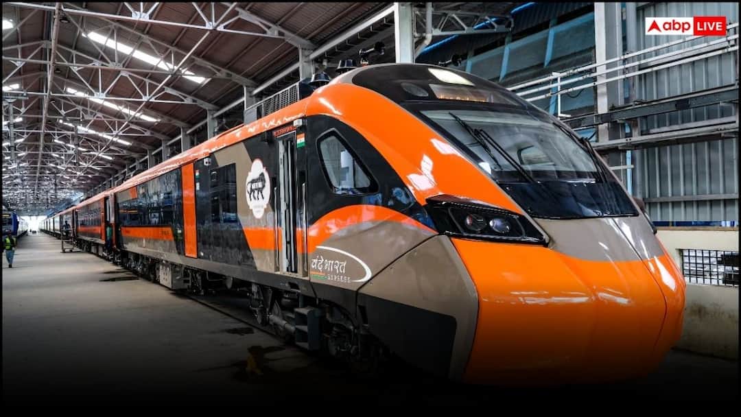 Union Rail Minister Ashwini Vaishnaw says Vande Bharat Sleeper train to be launched soon Vande Bharat Sleeper Train: कब से चलेंगी वंदे भारत स्लीपर ट्रेन? अश्विनी वैष्णव ने खुद बता दी तारीख