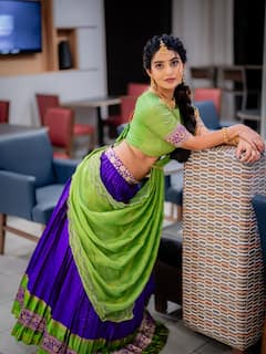 Ananya Nagalla Bathukamma Celebrations: అమెరికాలో అనన్య నాగళ్ళ బతుకమ్మ సంబరాలు... హాఫ్ శారీ ఫోటోలు చూశారా?